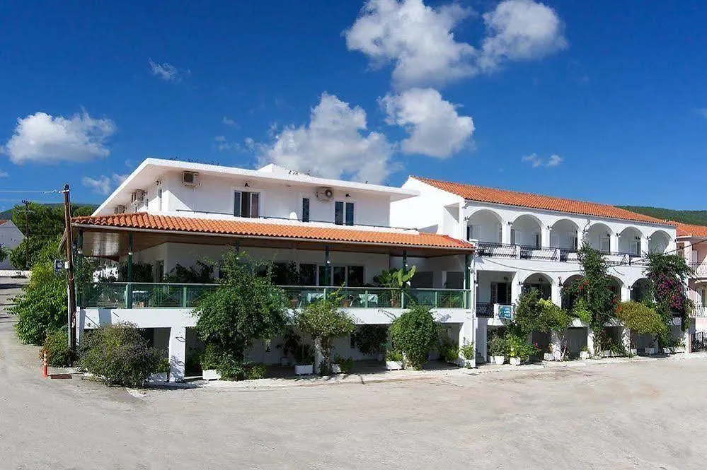 Hotel Athina Καραβόμυλος 3*,