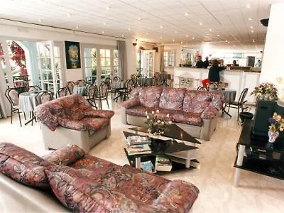 Hotel Athina Καραβόμυλος