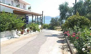Hotel Athina Καραβόμυλος